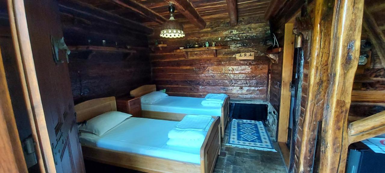 Satul Traditional Lodge Runcu (Gorj)